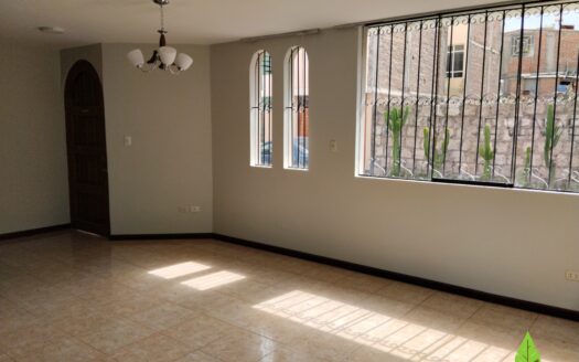 Bello departamento en alquiler – Umacollo