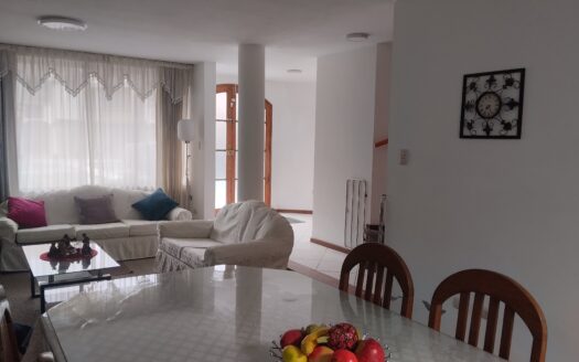 Bellísima casa amoblada en Cayma